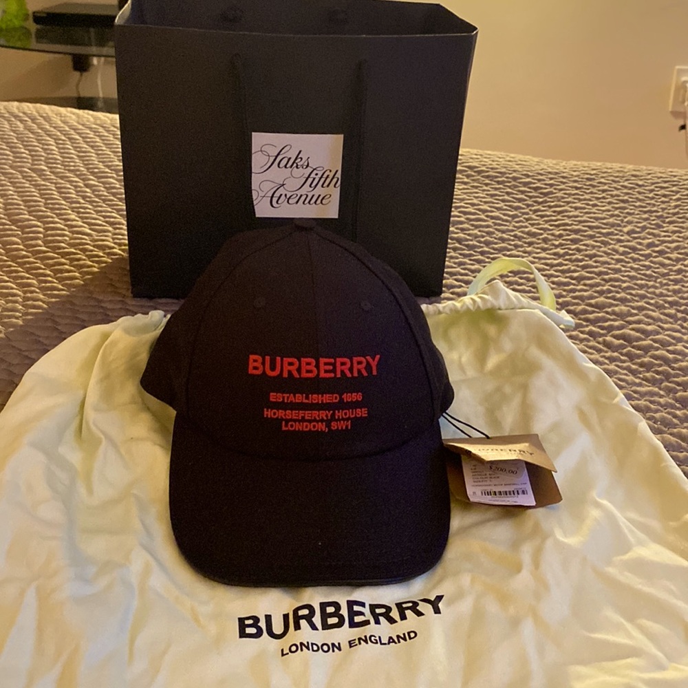 NWT Burberry Unisex US L Horseferry
Embroidered Baseball Cap Black
